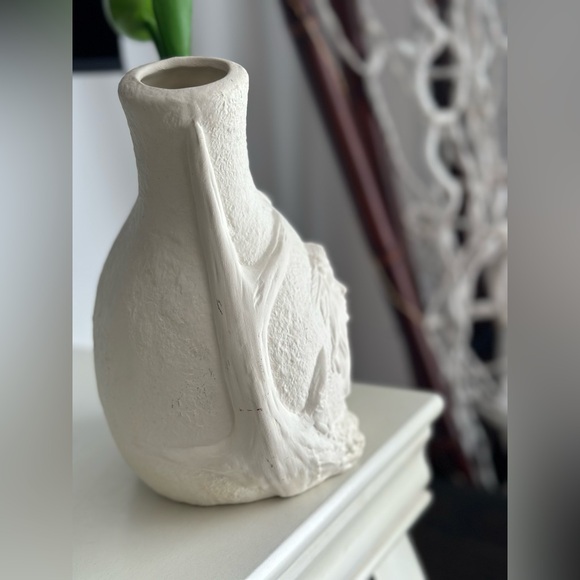 Native American Cuple White ceramic Vase - Picture 4 of 10